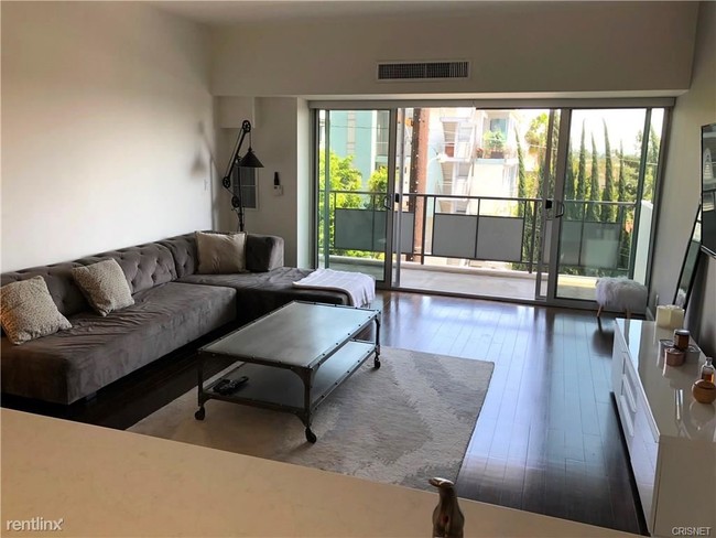 Foto del edificio - 1155 N La Cienega Blvd