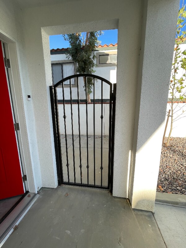 Foto del edificio - 900 W Graham Ave