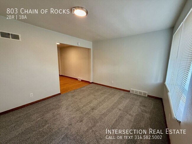 Foto del edificio - 803 Chain of Rocks Dr