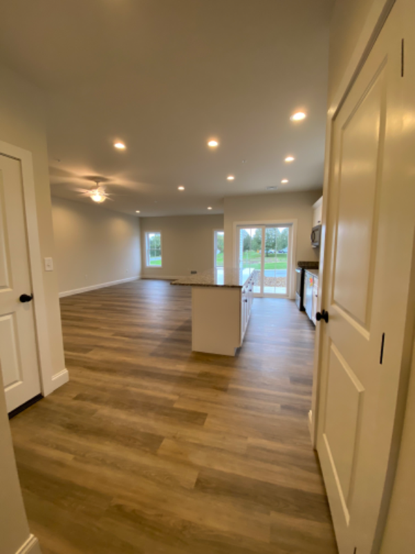 Building Photo - 327 White Oak Rd