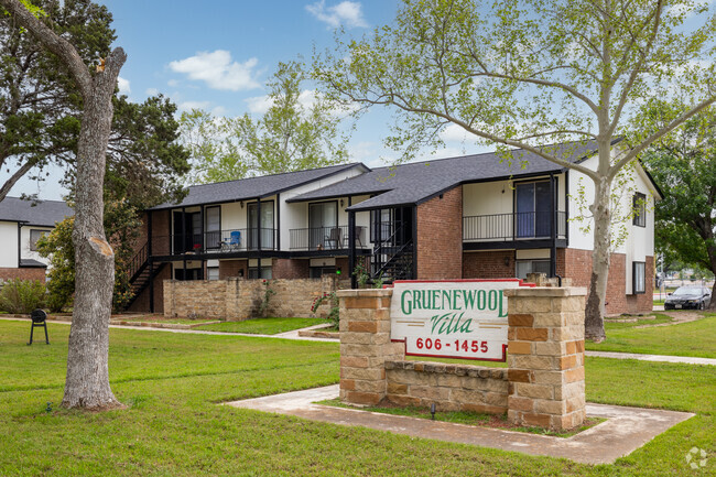 Entrance - Gruenewood Villa Apartments