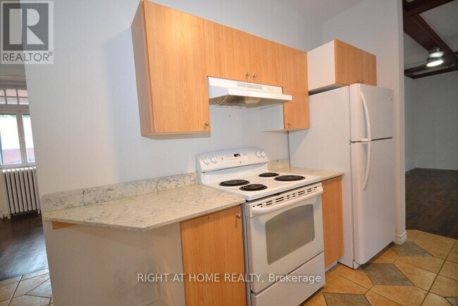 Building Photo - 17 Marlborough Ave