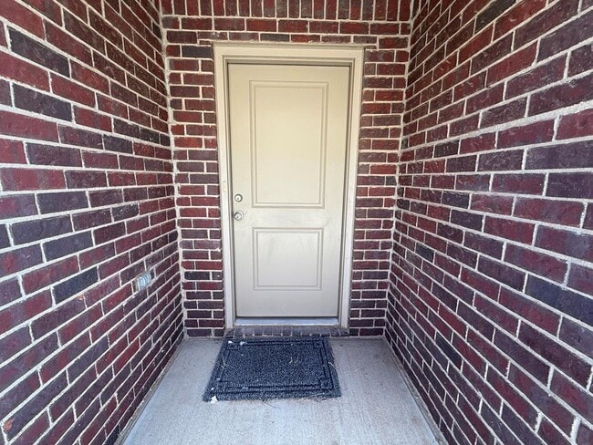 Building Photo - 67 Maverick Dr