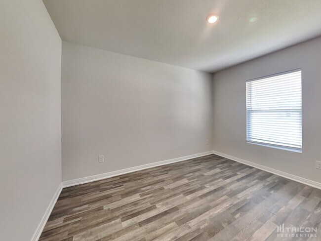 Foto del edificio - 15547 Taylorcrest Dr
