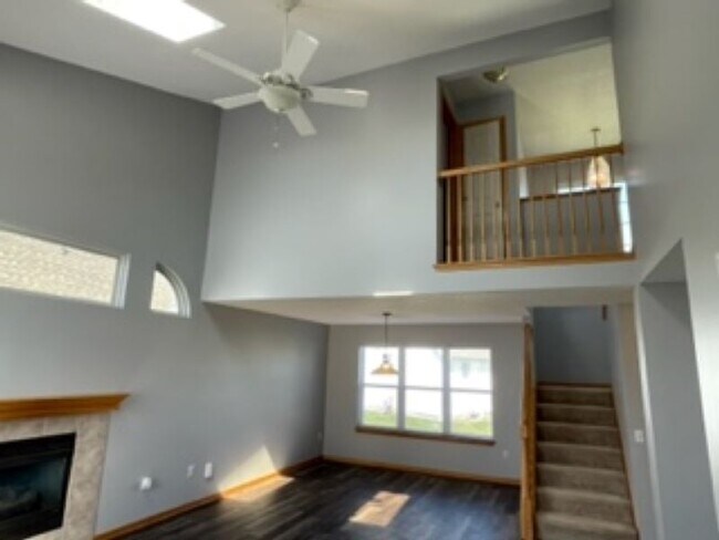 Foto del edificio - 5307 Chaucer Dr