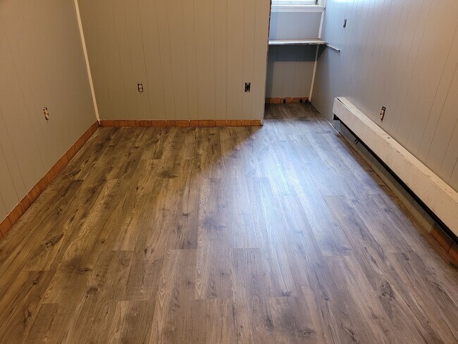 Dormitorio 01 - 509 W Centre St