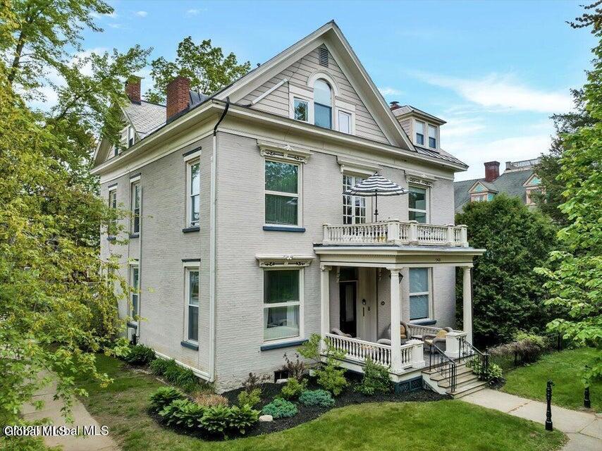 Foto principal - 143 Caroline St