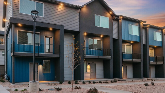 Building Photo - Railrunner Townhomes