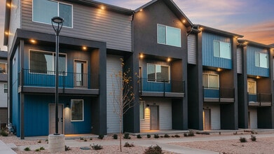 Building Photo - Railrunner Townhomes