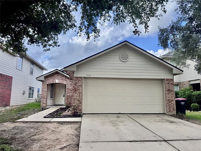 Foto del edificio - 7607 Legacy Pines Dr