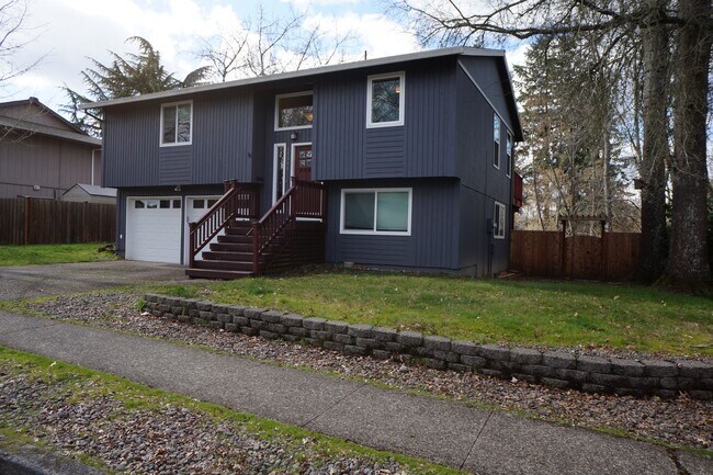 Building Photo - Beautiful Tigard updated 3-bedroom 2-bathr...