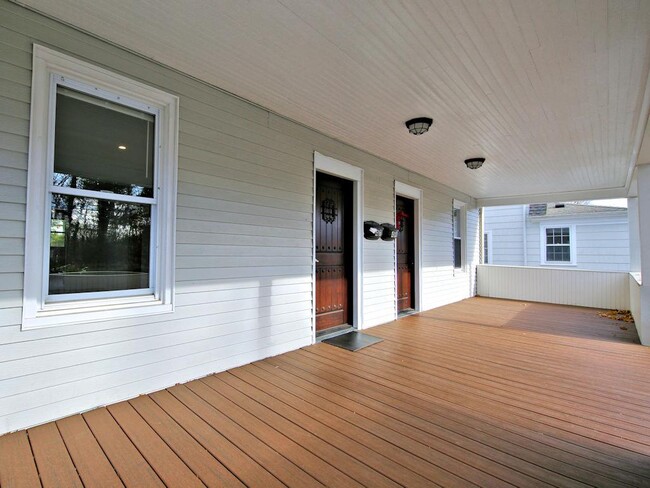 Building Photo - 49 Palisade Rd