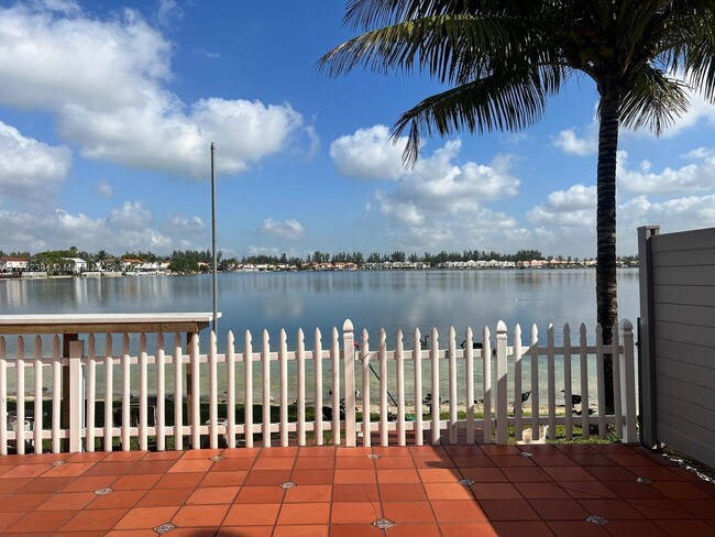 Foto del edificio - 12455 NW 7th Ln