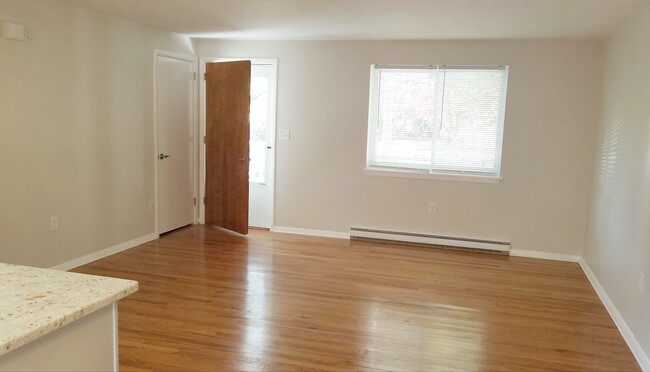 Building Photo - 1538 CT-12