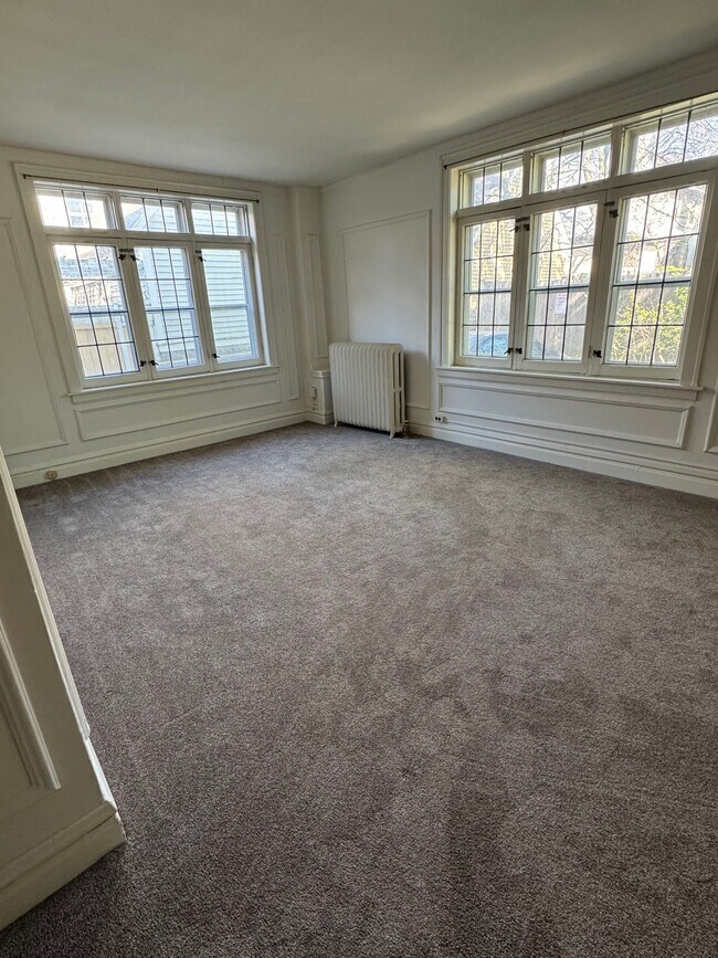 Foto del edificio - 2218 N Summit Ave