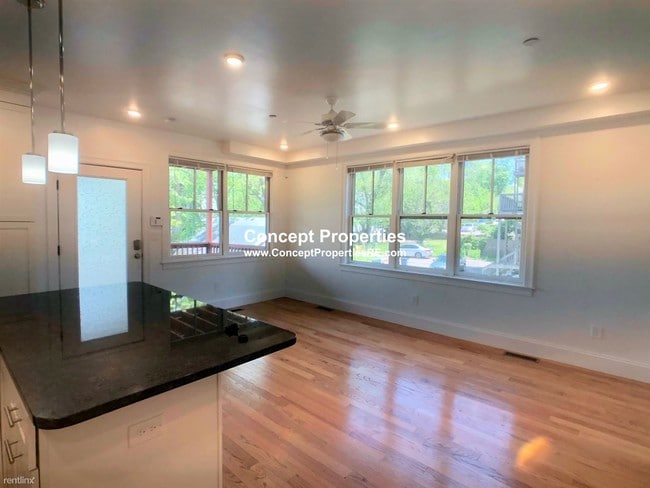 Building Photo - 3 br, 2 bath Apartment - 6 Westminster Ave