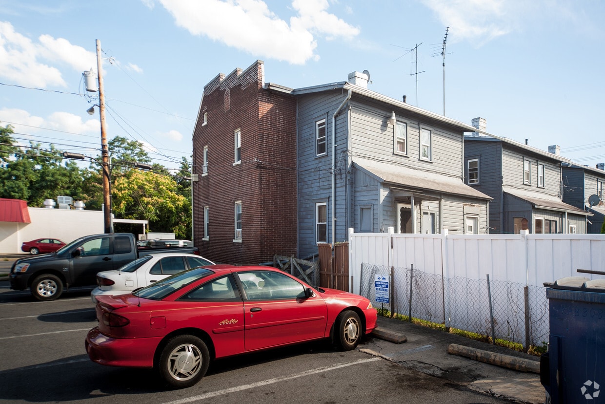 Building Photo - 7-25 S Burhans Blvd