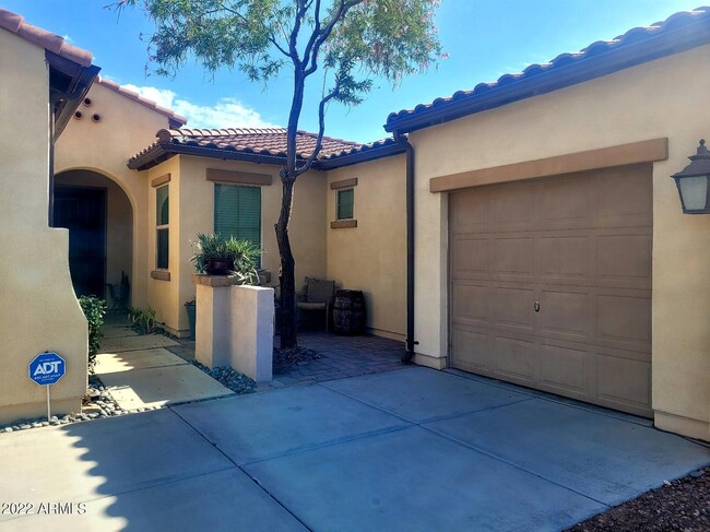 Foto del edificio - 19350 W Oregon Ave