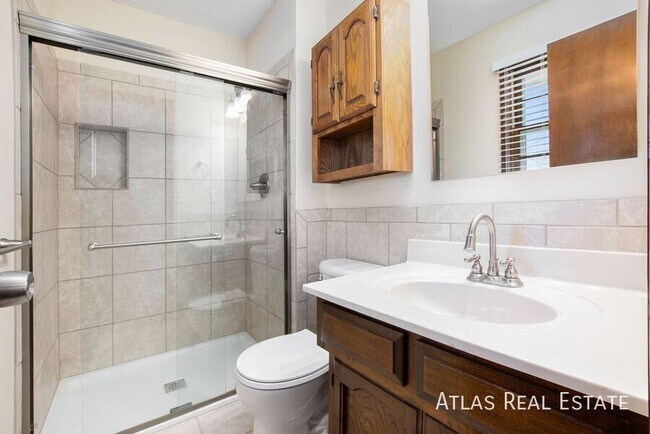 Foto del edificio - 7016 NW Blair Rd