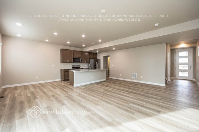 Building Photo - 13593 Arriba Dr