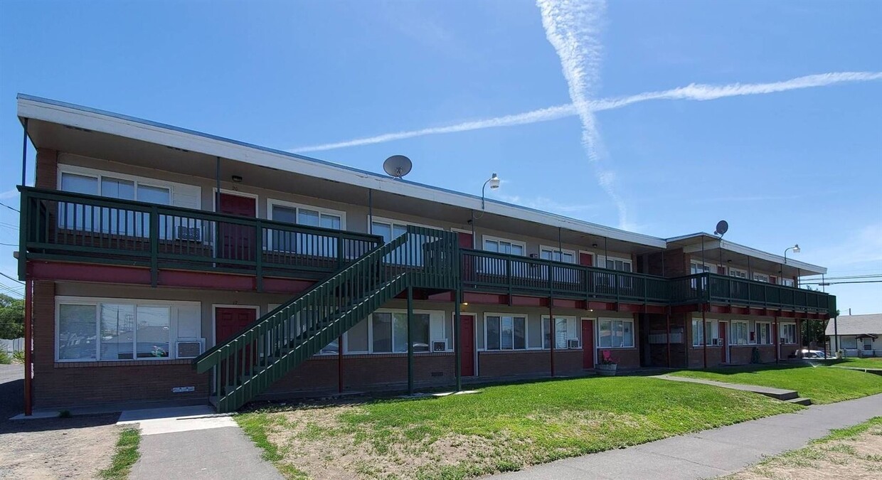 Primary Photo - 601 S Division St
