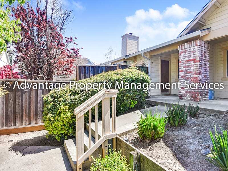 Primary Photo - Single Story 2 Bed / 2 Bath, 977 Sq ft Condo