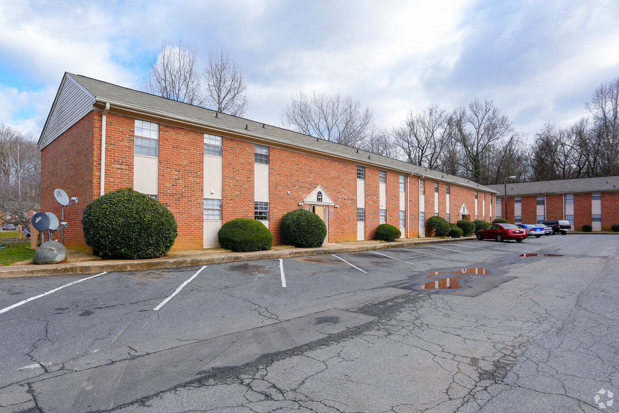 Primary Photo - Brook Valley Apartment Homes