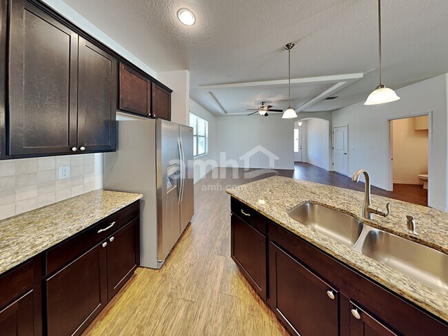 Foto del edificio - 11822 Thicket Wood Dr