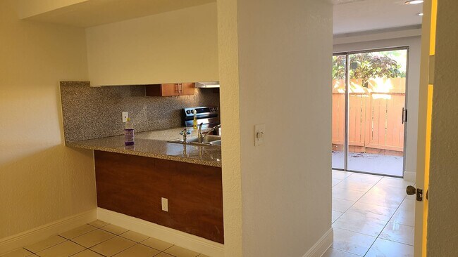 Foto del edificio - 4157 NW 19th St
