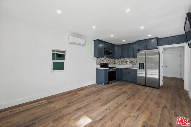 Building Photo - 14123 Califa St