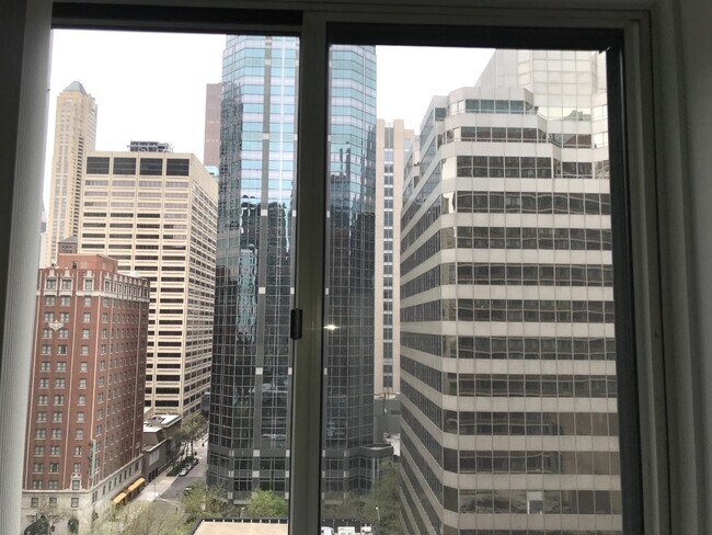 Foto del edificio - 211 E Ohio St