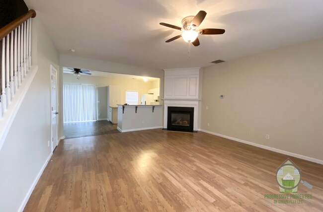 Foto del edificio - 302 Claybrooke Dr