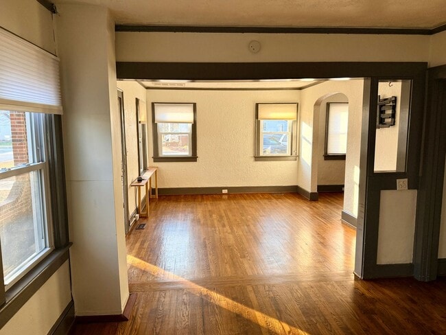 Foto del edificio - Charming Cape Cod Single Family with inground pool in Norfolk