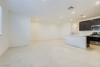 Building Photo - 1554 Maria Xing Ave