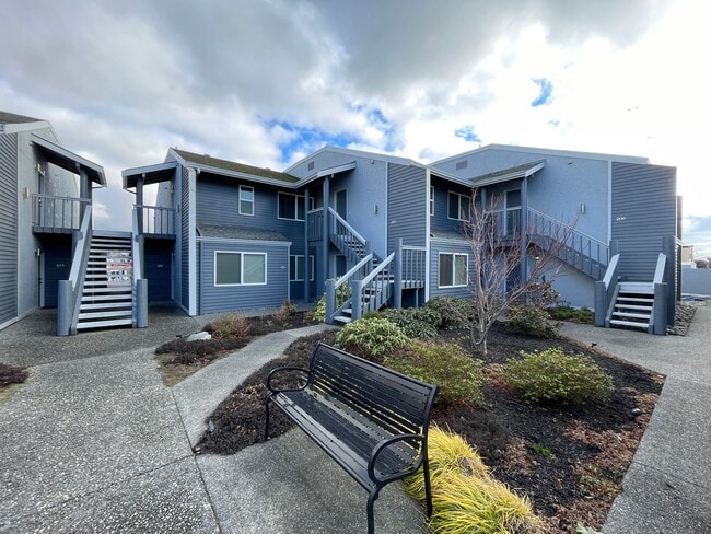 Building Photo - 2001 Skyline Way