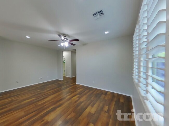 Foto del edificio - 3439 E Michelle Way