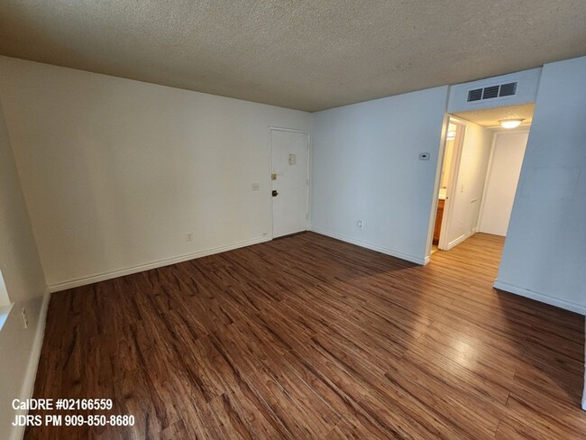 Foto del edificio - Ontario 2 Bedroom Condo