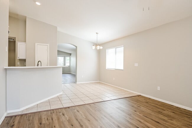 Building Photo - 10354 E Ravenswood St