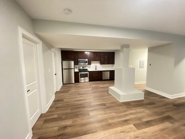 Foto del edificio - 2401 S Homan Ave