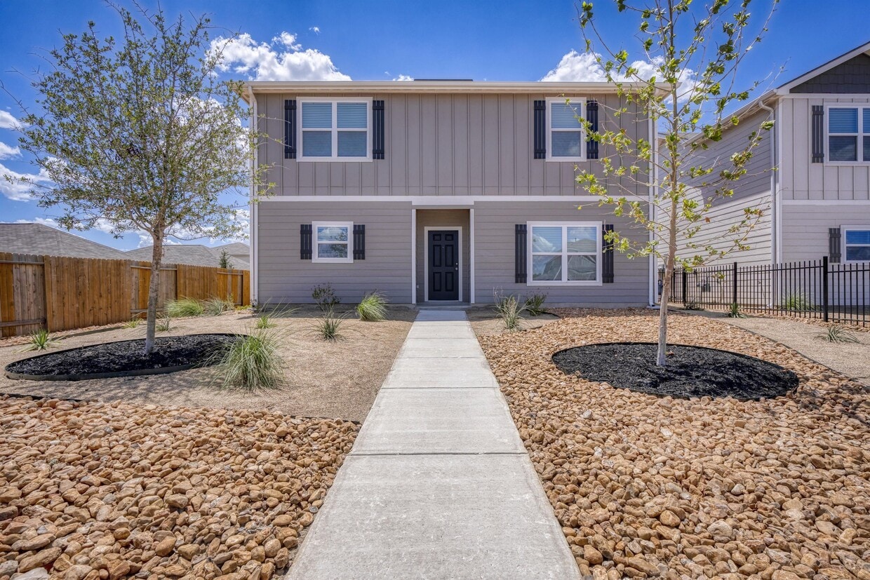 Foto principal - 10825 Emerick St