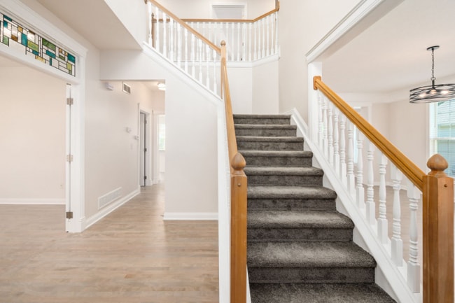 Building Photo - 7200 Fernridge Dr