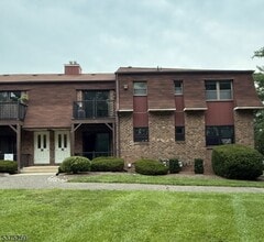 Building Photo - 606 Nottingham Way