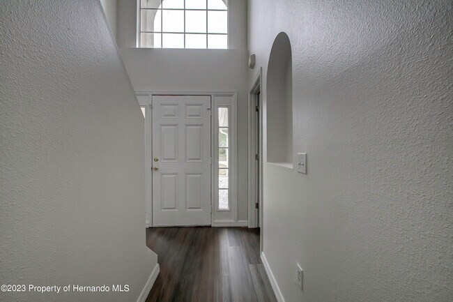 Foto del edificio - 6322 Grapewood Rd