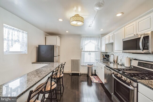 Foto del edificio - 6774 Ridge Ave