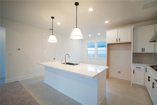 Foto del edificio - 524 Foresail Rd