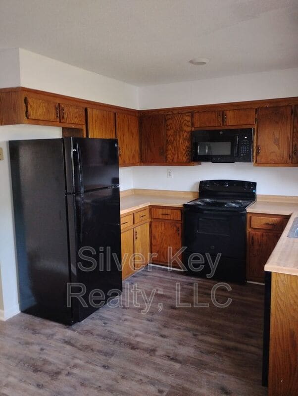 Foto del edificio - 823 Englewood Rd