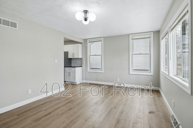 Foto del edificio - 3111 S 40th St