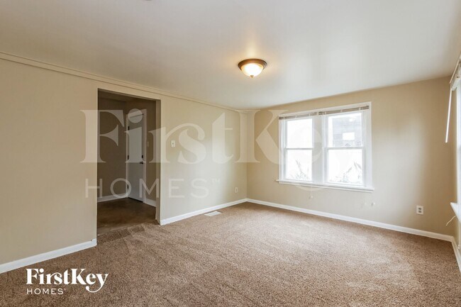 Building Photo - 519 S Elmwood Ave