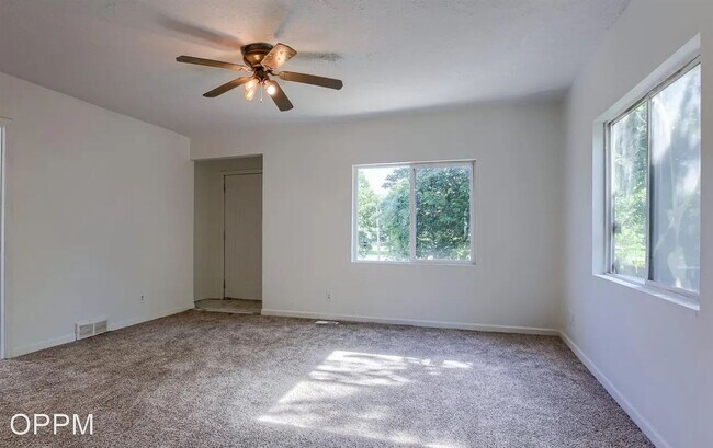 Building Photo - 3 br, 1 bath House - 3414 Sahler Street