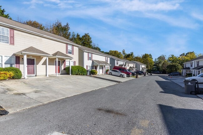 Foto del edificio - Knoxville 37912 - 2 bedroom, 1.5 bath Cond...